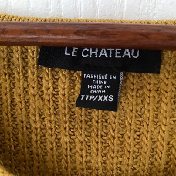 Le Chateau Sweater - Picture 3 of 4